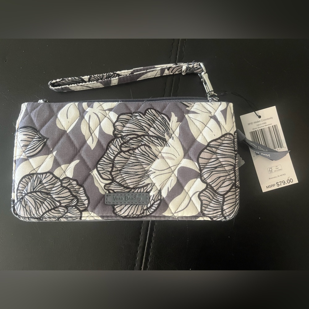 NWT Vera Bradley RFID Wallet. Non smoking home.